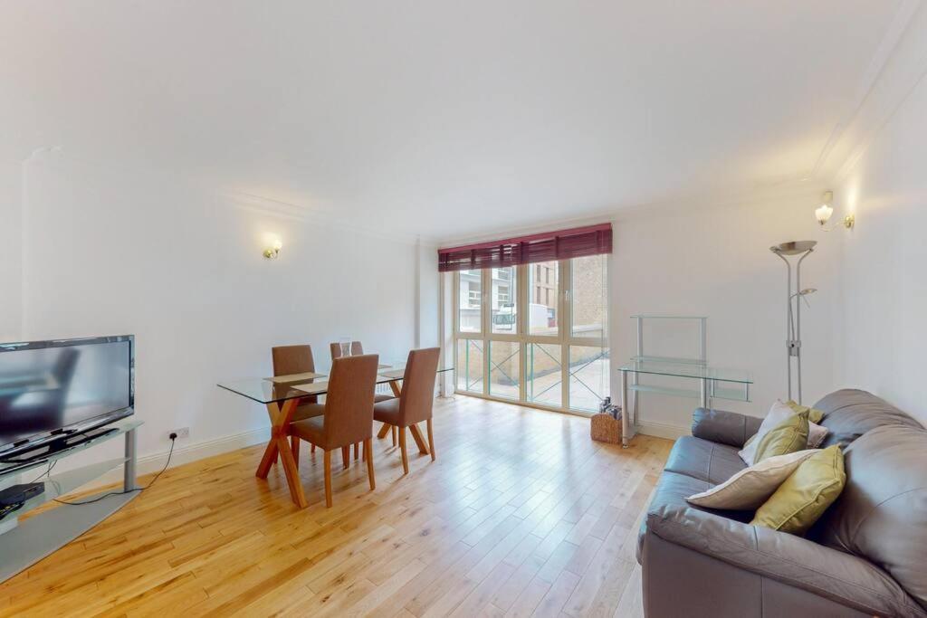 Lovely 1 Bed Apartment - 10 Min To Waterloo Tube ロンドン エクステリア 写真